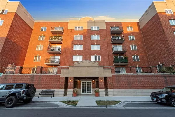 3303 Grove Avenue #600, Berwyn, IL 60402