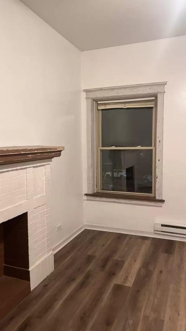Chicago, IL 60613,3920 N Broadway Street #204