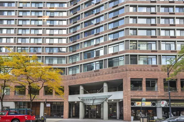 211 E OHIO Street #1711, Chicago, IL 60611