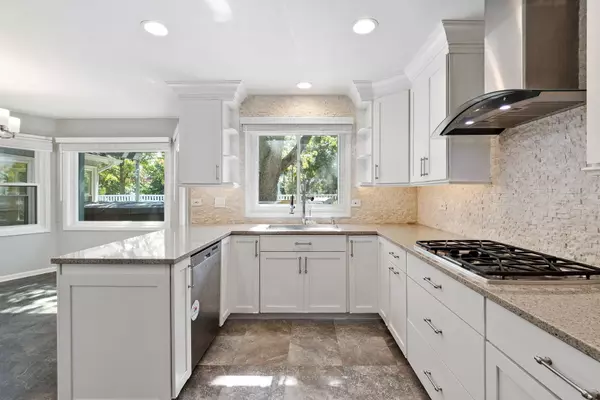 Northbrook, IL 60062,3155 Kayjay Drive