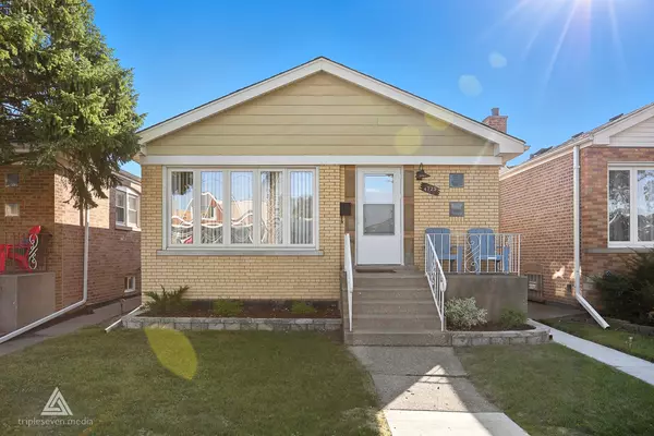 4725 S Laporte Avenue, Chicago, IL 60638