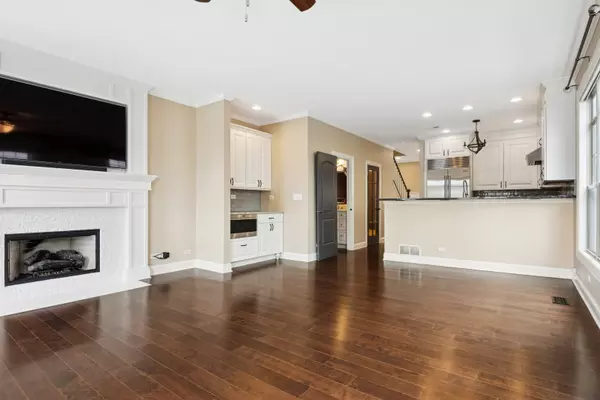 Glenview, IL 60026,2528 Violet Street