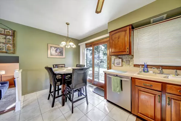 Roselle, IL 60172,445 Fordham Place