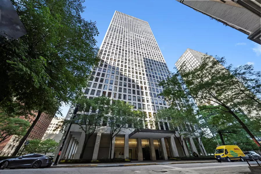 260 E CHESTNUT Street #2107, Chicago, IL 60611
