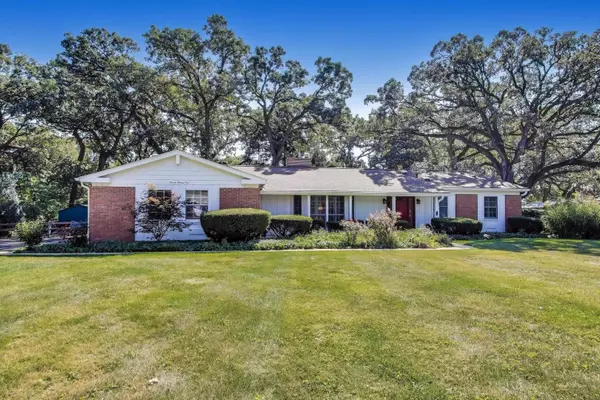 1121 Forest Drive, Elgin, IL 60123