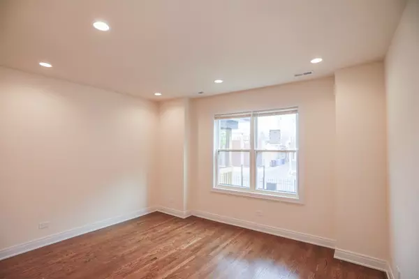 Chicago, IL 60647,2342 N Lawndale Avenue #1