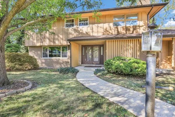 Champaign, IL 61820,6 Regent Court