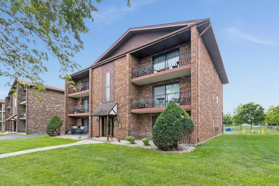 7925 Paxton Avenue #1A, Tinley Park, IL 60477