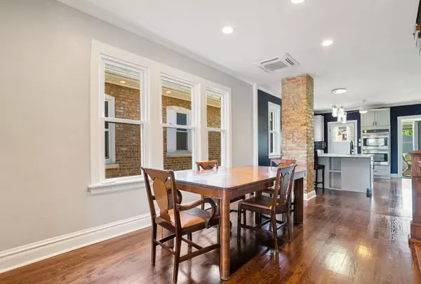 Oak Park, IL 60302,919 N Harvey Avenue