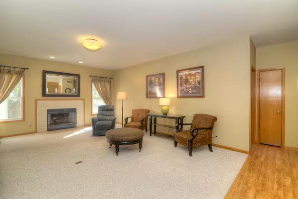 Elgin, IL 60123,515 Madison Lane