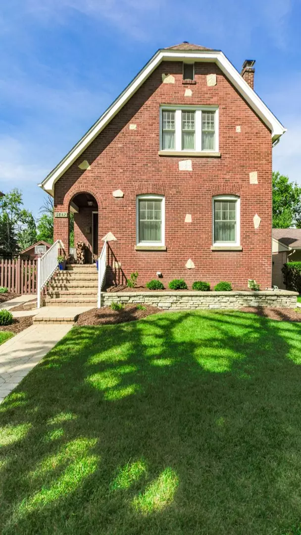 Brookfield, IL 60513,3842 Woodside Avenue