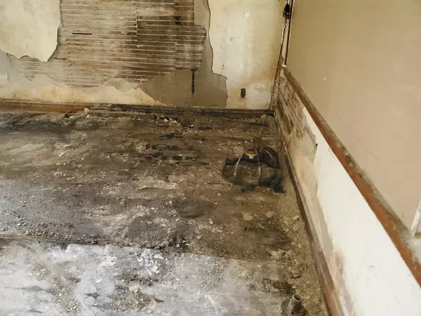 Chicago, IL 60617,8421 S Escanaba Avenue