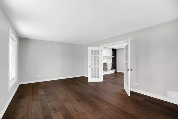 Orland Park, IL 60462,15636 Chapel Hill Road