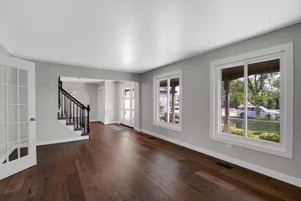 Orland Park, IL 60462,15636 Chapel Hill Road