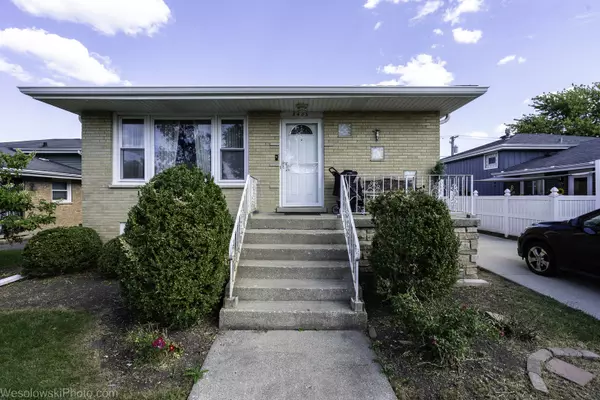 8405 Melvina Avenue, Burbank, IL 60459