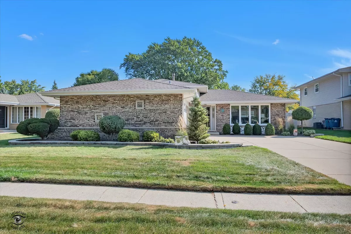 Palos Hills, IL 60465,10443 Broadmoor Drive