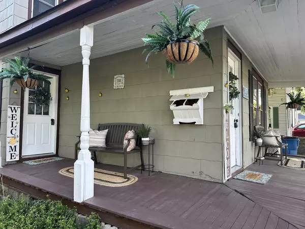 Dwight, IL 60420,215 E Waupansie Street