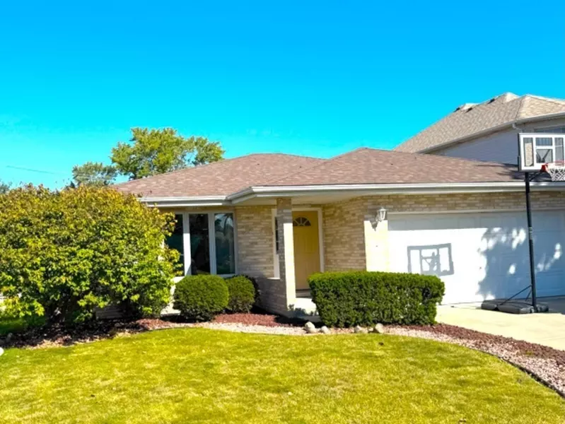 7110 W 82nd Place, Burbank, IL 60459