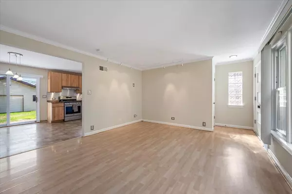 Skokie, IL 60077,8605 Laramie Avenue