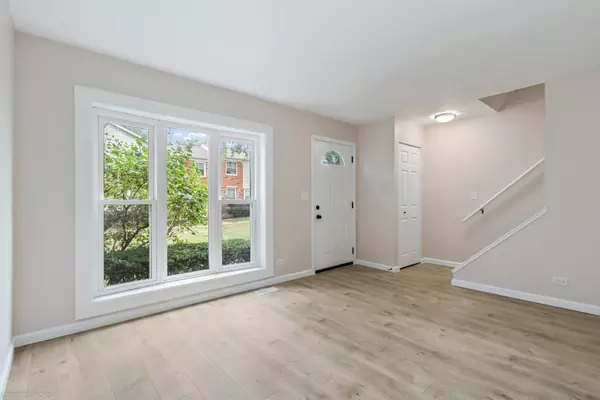 Streamwood, IL 60107,2073 Essex Court