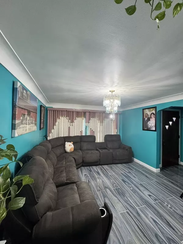 Chicago, IL 60617,10407 S Avenue O Avenue