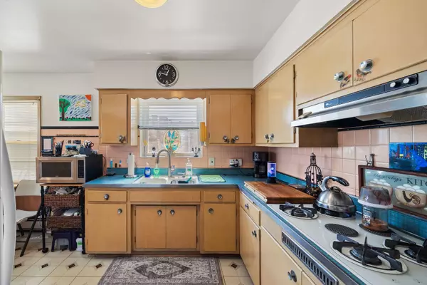 Chicago, IL 60639,2511 N LARAMIE Avenue