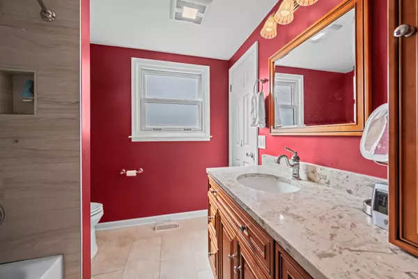 Arlington Heights, IL 60005,Address not disclosed