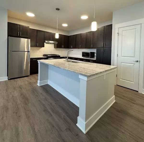 Naperville, IL 60563,1420 W Diehl Road #341