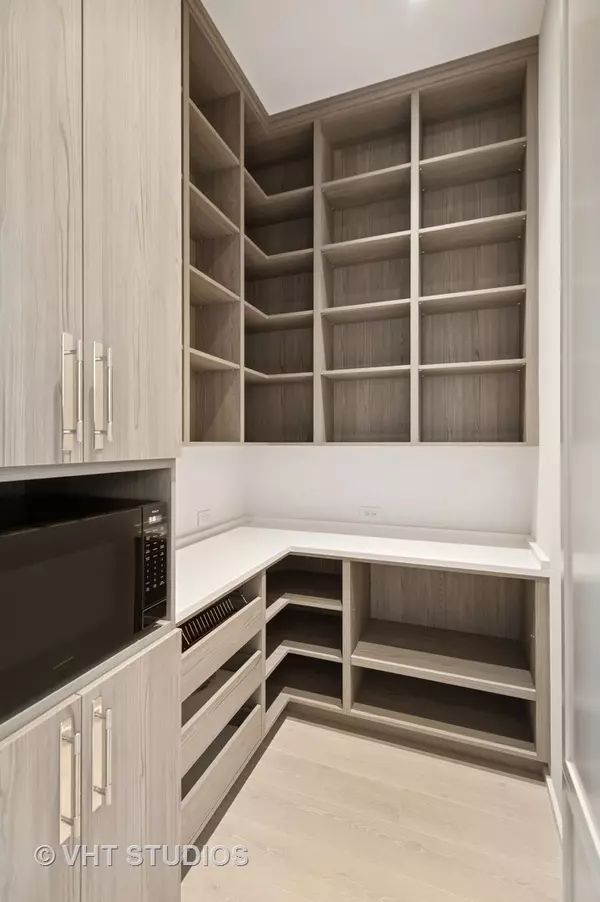 Glencoe, IL 60022,759 Strawberry Hill Drive