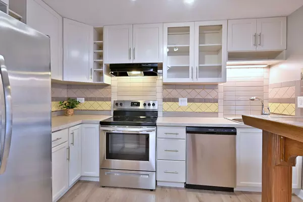 Prospect Heights, IL 60070,842 E Old Willow Road #107
