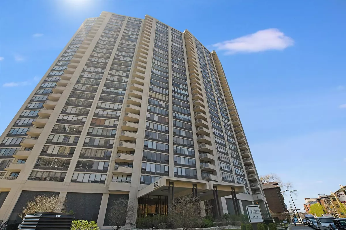 Chicago, IL 60613,3930 N Pine Grove Avenue #2308
