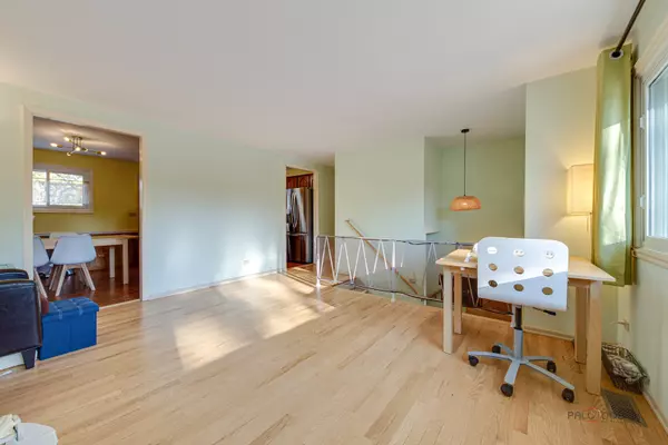 Schaumburg, IL 60193,Address not disclosed