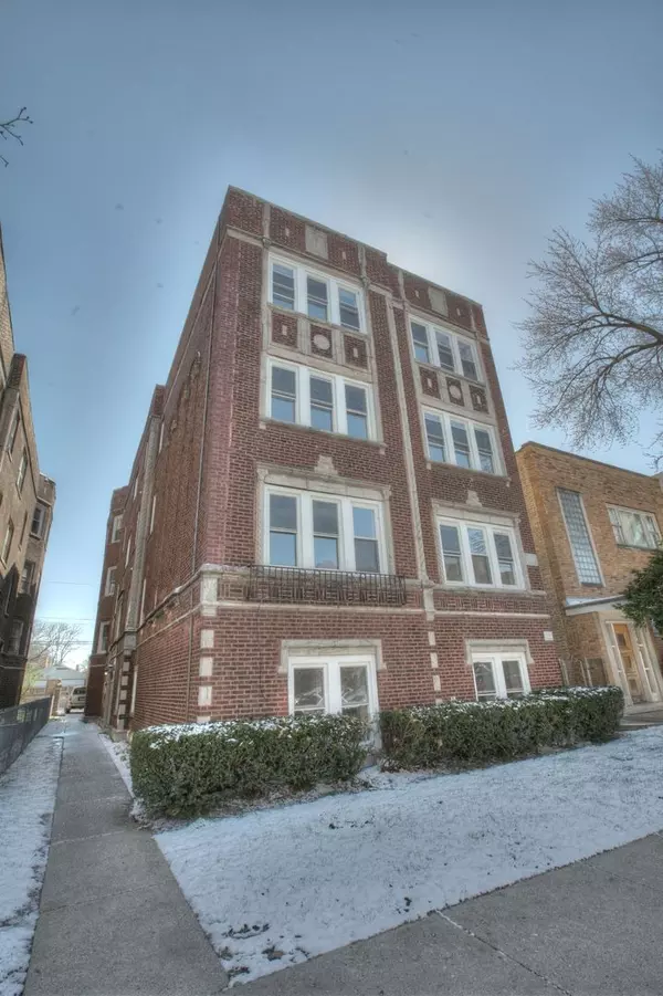 6433 N Albany Avenue #3W, Chicago, IL 60645