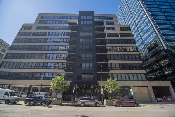 130 S Canal Street #316, Chicago, IL 60606