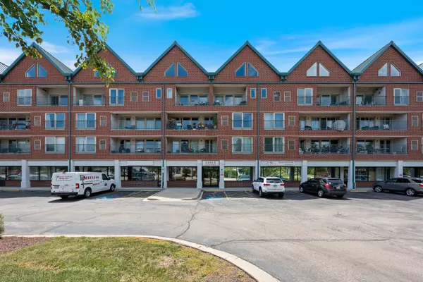 Lisle, IL 60532,1111 Burlington Avenue #105