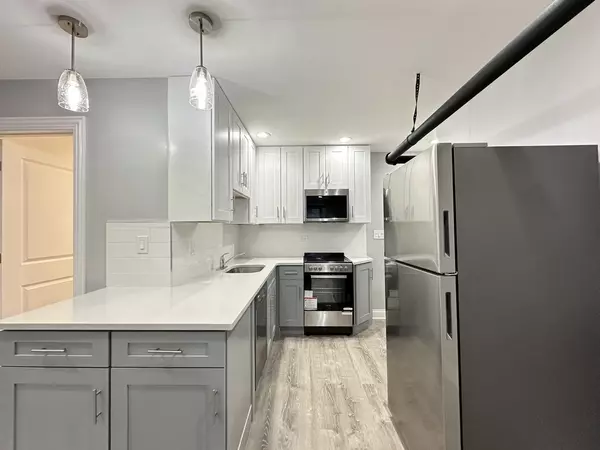 Chicago, IL 60660,1224 W Rosemont Avenue #GDN