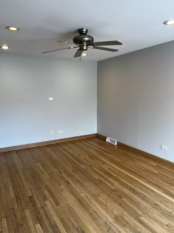 Midlothian, IL 60445,15100 AVERS Avenue