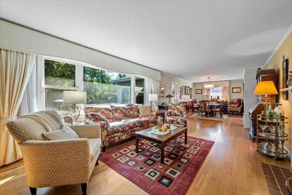 Lake Forest, IL 60045,535 N Waukegan Road