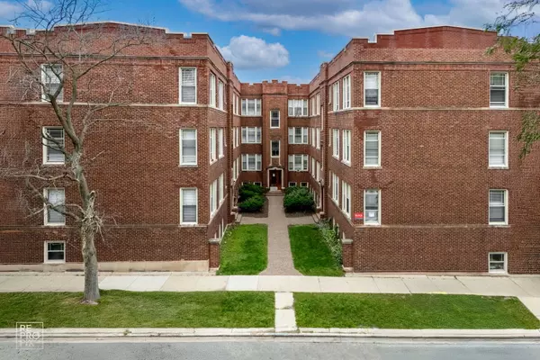 6977 N Bell Avenue #1, Chicago, IL 60659