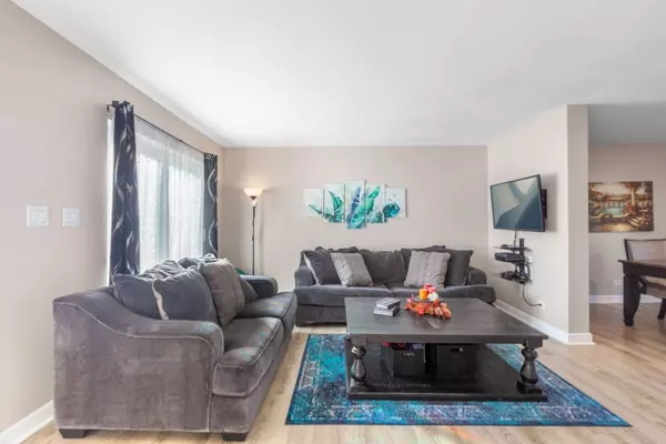 Schaumburg, IL 60193,553 Stone Gate Circle