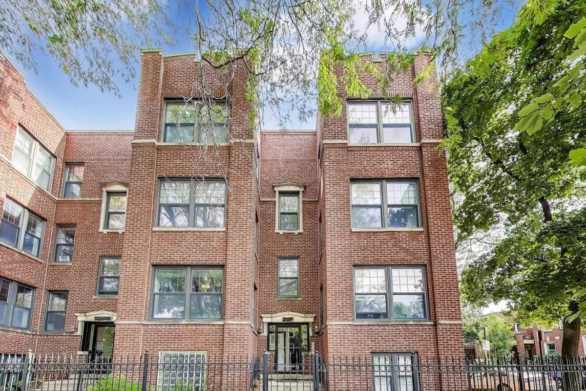 Chicago, IL 60625,4701 N Campbell Avenue #2