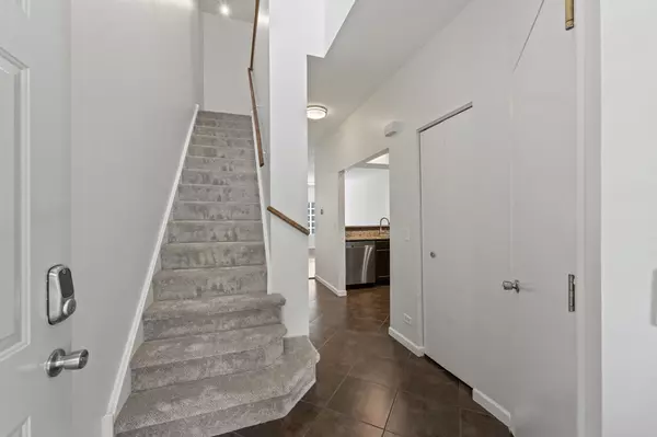 Carpentersville, IL 60110,8045 Sierra Woods Lane