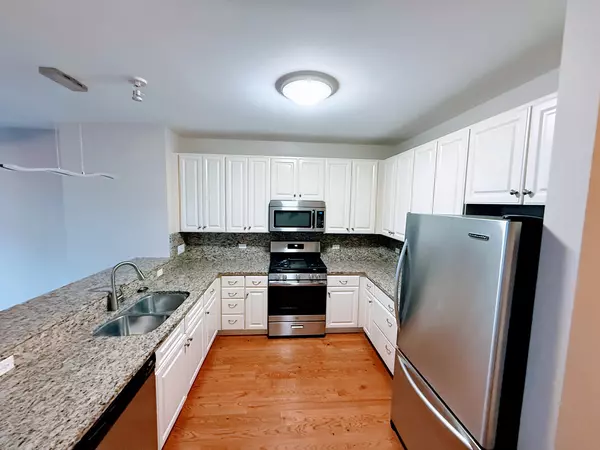 Chicago, IL 60616,1600 S Prairie Avenue #1204