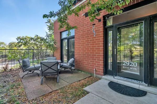2920 N Riverwalk Drive #38, Chicago, IL 60618