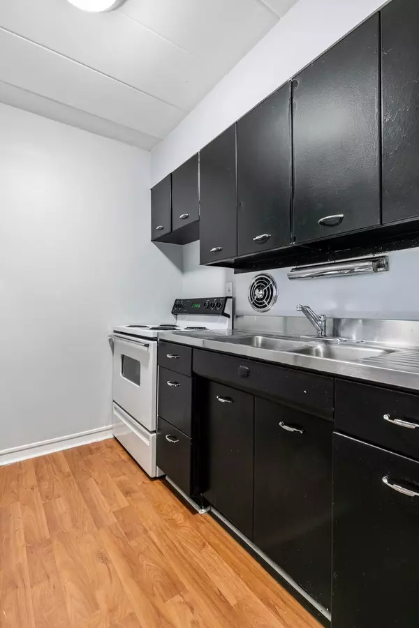 Chicago, IL 60660,6012 N Kenmore Avenue #4C