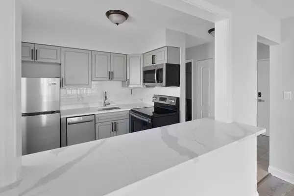 Chicago, IL 60660,6029 N Winthrop Avenue #503