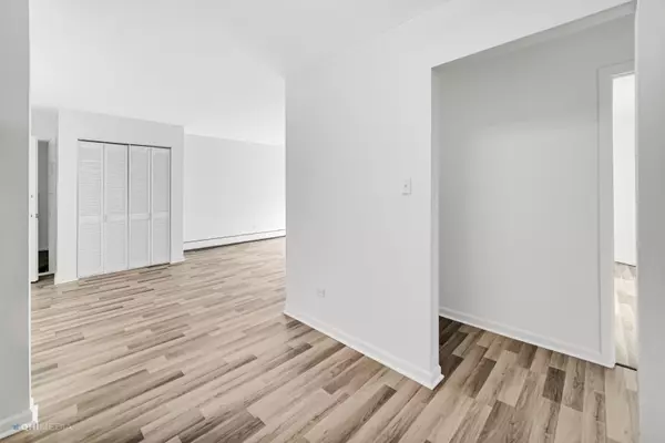 Carol Stream, IL 60188,113 ELK Trail #313