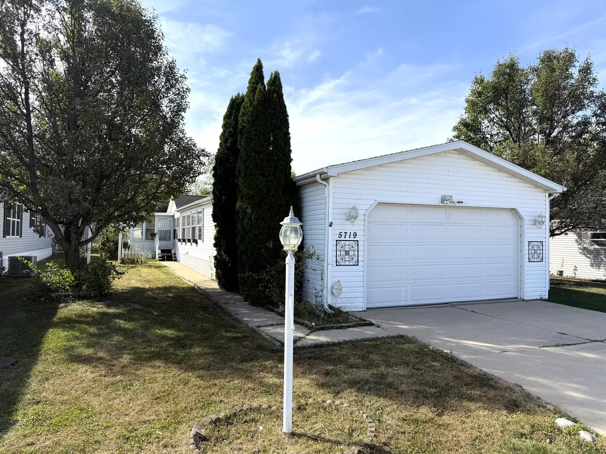 Loves Park, IL 61111,5719 Peachstone Place