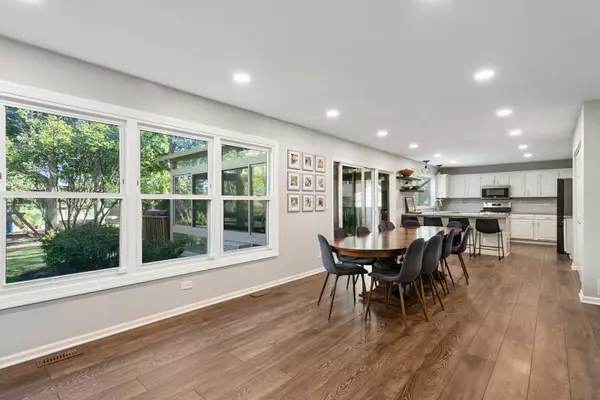 Northbrook, IL 60062,591 Greenwood Road