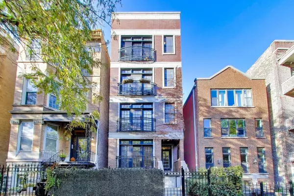 902 W Roscoe Street #4, Chicago, IL 60657
